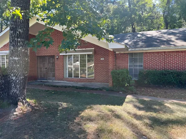 305 Pine Cone Cir, Haughton, LA 71037