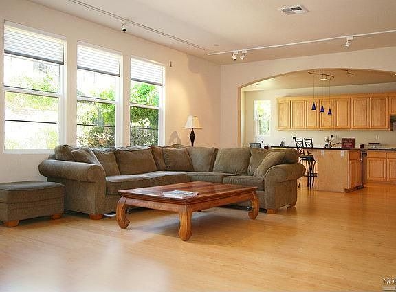 2nd image of 60 Sunny Cove Dr