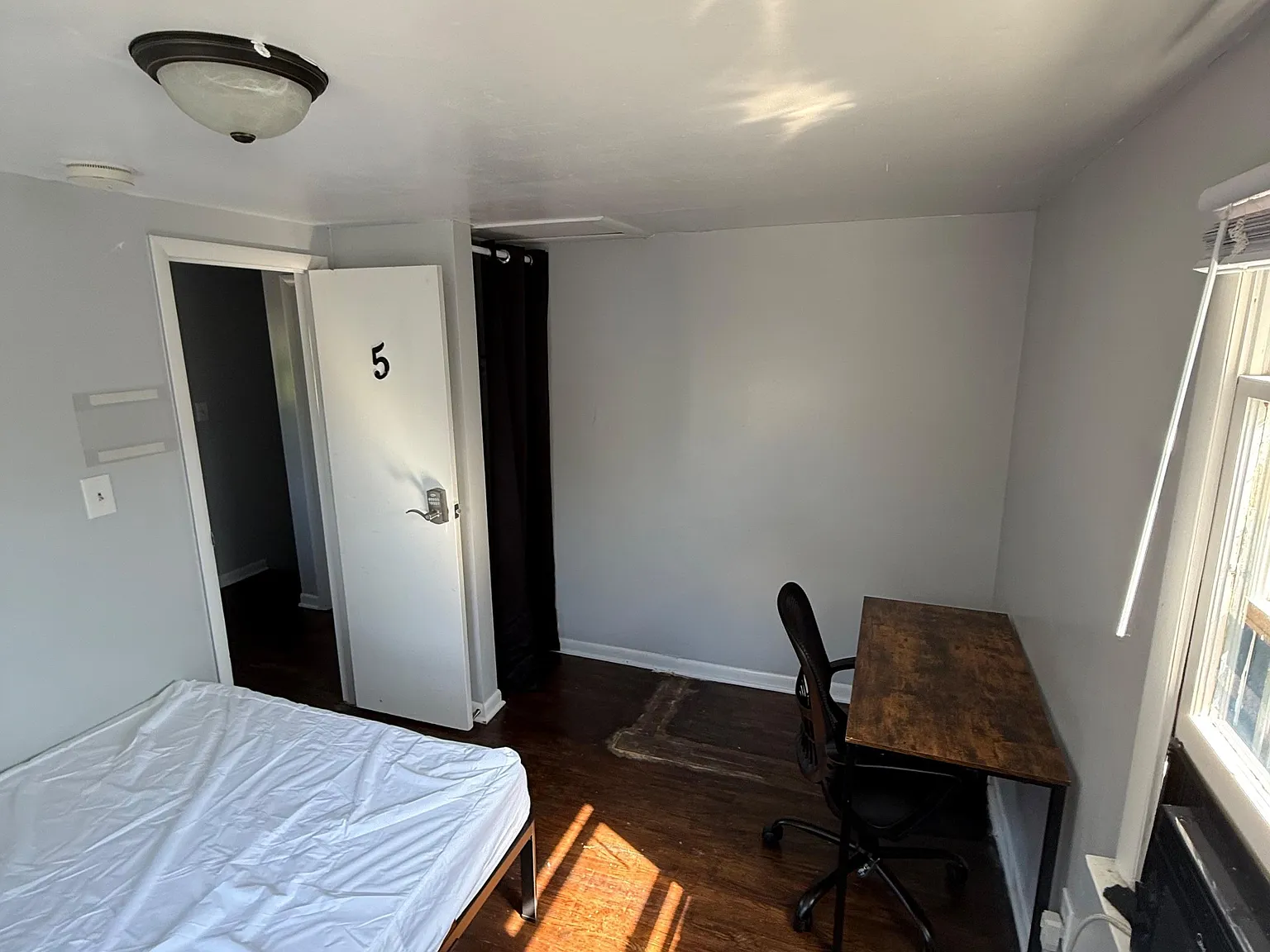4 bed, 3.0 bath, 2800 sqft, $771 — Photo 2