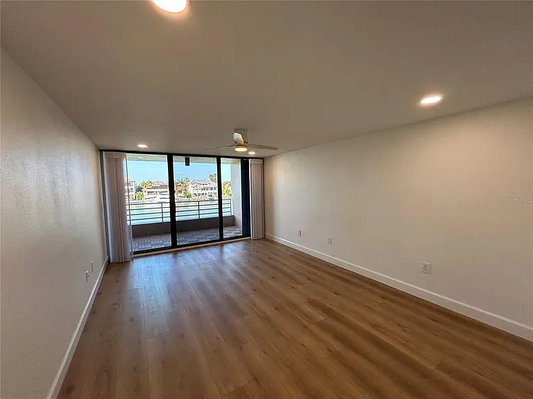 6260 Kipps Colony Ct #203 — Photo 31