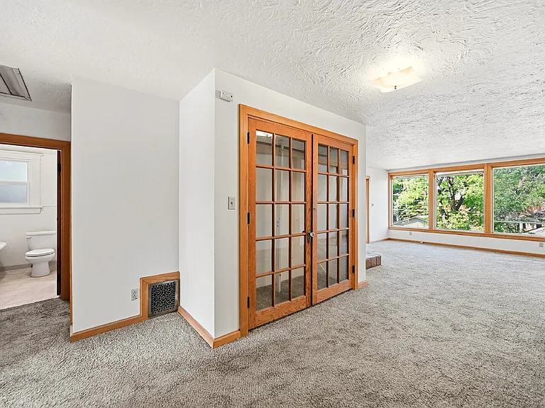 1233 Elizabeth St — Photo 23