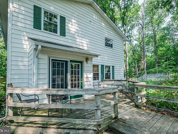 3rd image of 286 Summit Ridge Rd