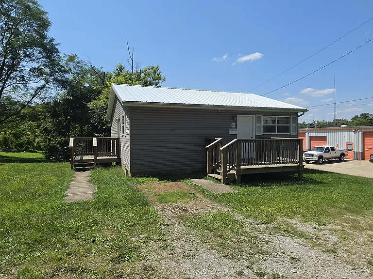 1023 N Jackson St — Photo 1