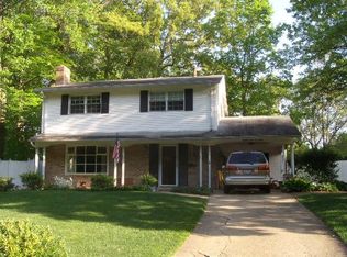 8717 Kenilworth Dr, Springfield, VA 22151