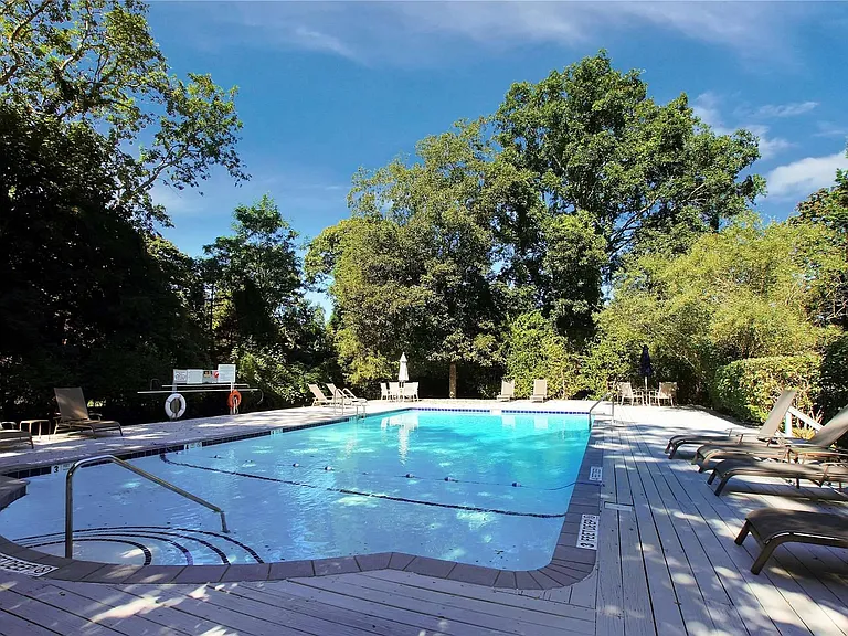 221 Mill Rd — Photo 2