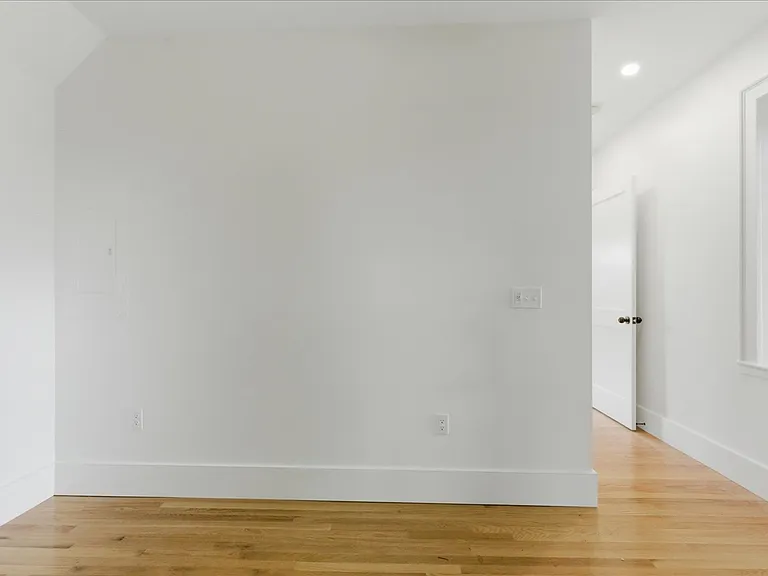 16 Central St #2 — Photo 15