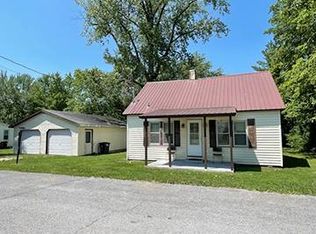 403 W Wilson St, Fairfield, IL 62837