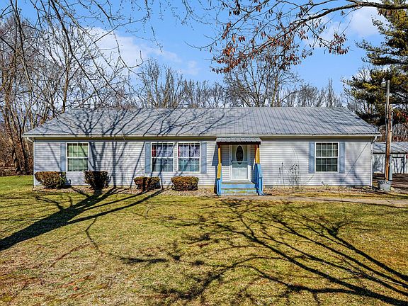 3rd image of 4827 Paradise Rd W