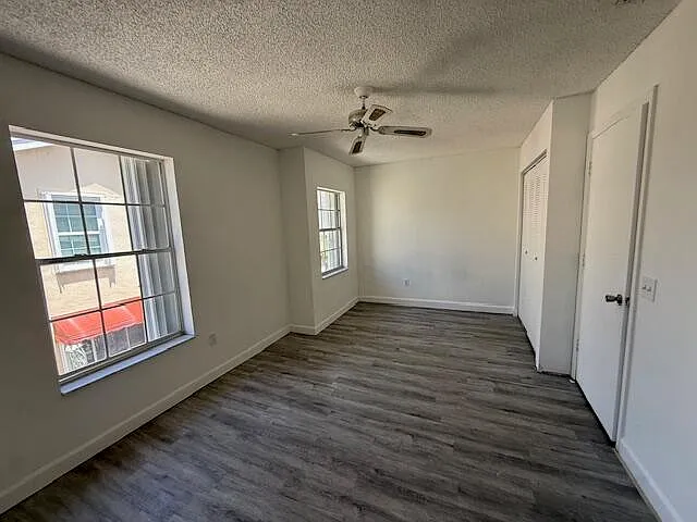 314 Waterside Dr — Photo 6