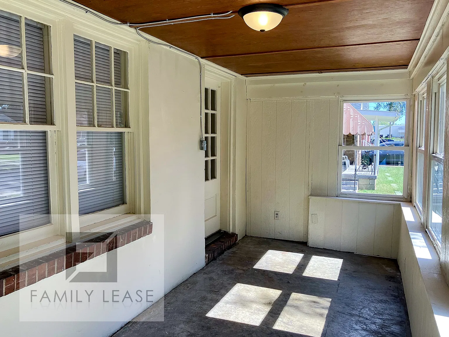 3 bed, 1012 sqft, $1,195 — Photo 2