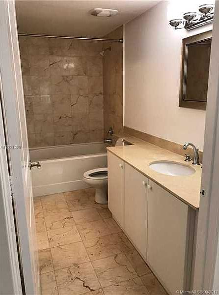 1st image of 170 SE 14th St #18