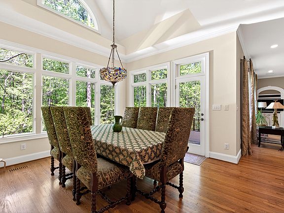 5th image of 4933 Cremshaw Ct