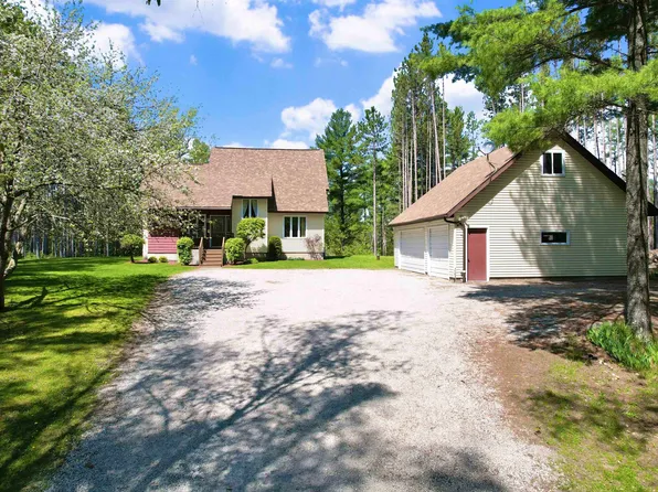 N1265 Countryside Ln, Menominee, MI 49858