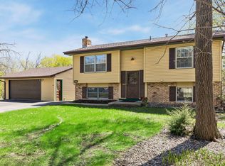 18815 S Ln, Minnetonka, MN 55345