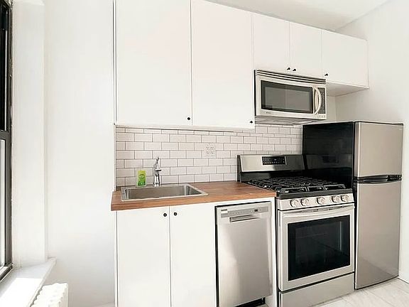 5th image of 252 Lafayette Ave APT 3