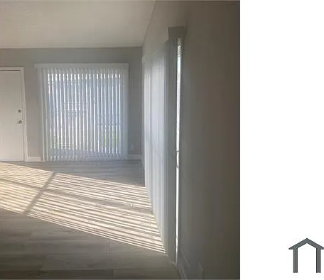 Studio, 500 sqft, $1,900 — Photo 3