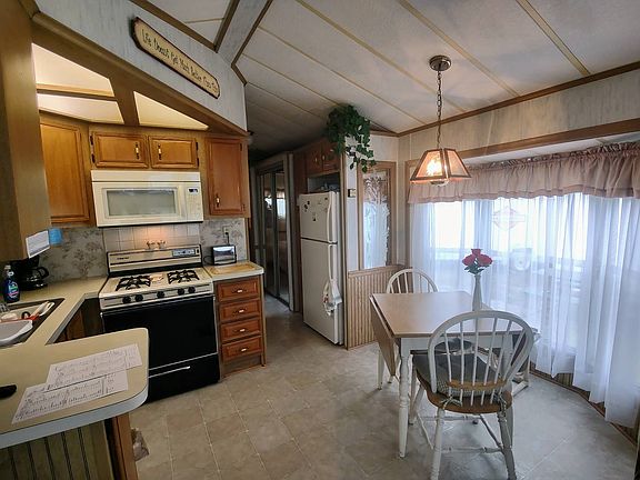 4th image of 28229 County Road 33 #17W