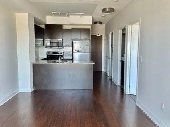 360 Square One Dr, Mississauga, ON