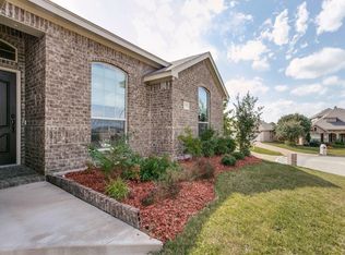 11113 Castle Oak Ln, Fort Worth, TX 76108