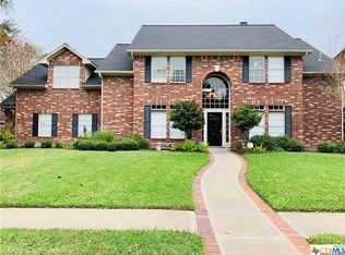 406 Woodridge Dr, Victoria, TX 77904