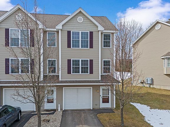 2nd image of 10 Split Rock Drive