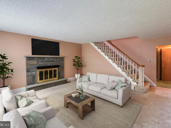 1431 N Main St, Williamstown, NJ 08094