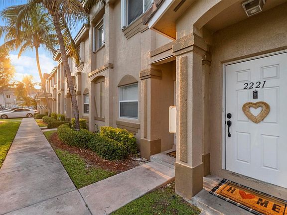 3rd image of 2221 SE 23rd Ave #2221