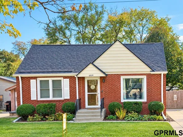 6909 Morrill Ave, Lincoln, NE 68507