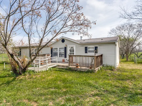 17526 Kinney Rd, Von Ormy, TX 78073