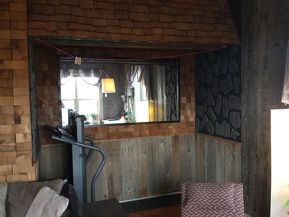 Living Room (3 of 3)