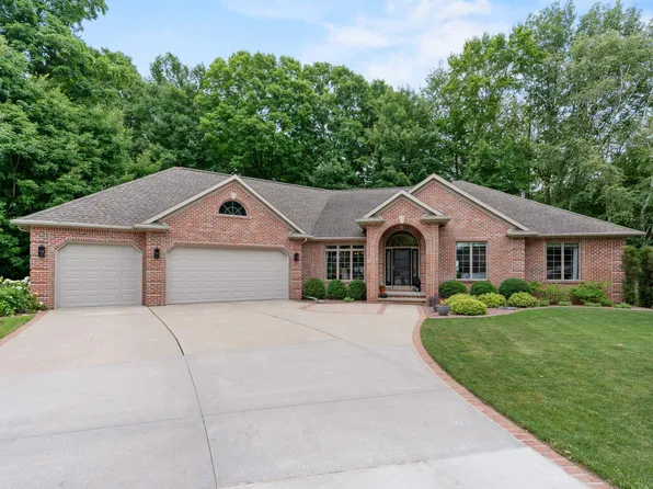 1036 Coprinus Ct, Green Bay, WI 54313