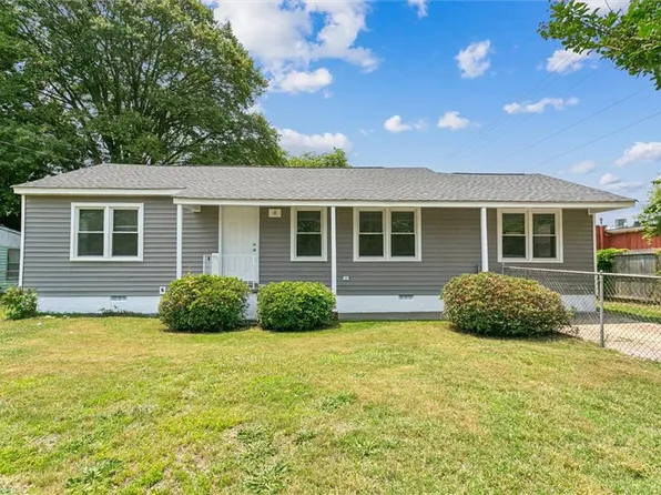 4 Greenwood Dr, Hampton, VA 23666