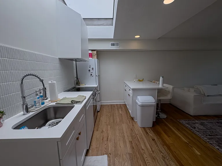 1934 Green St #3 — Photo 9