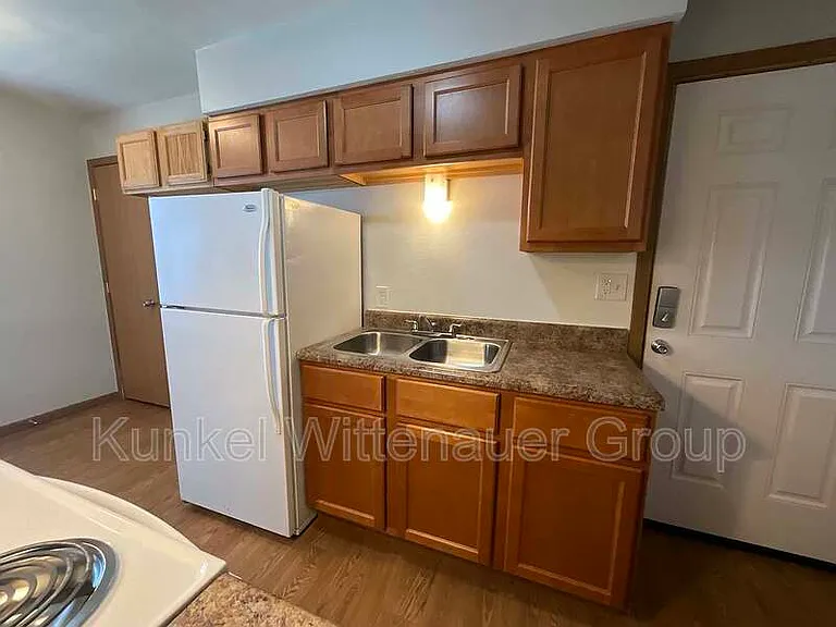 1810-12 Jamestown Rd — Photo 5