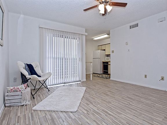 4th image of 1840 Burton Dr APT 197