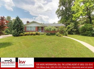 106 E Iona Cir, Oak Ridge, TN 37830