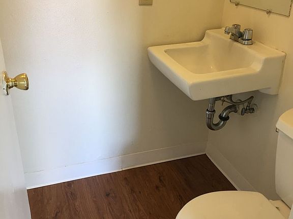 5th image of 1625 E 8th St Unit 31