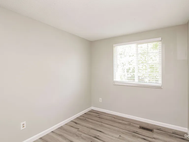 4800 Cheviot Rd — Photo 8