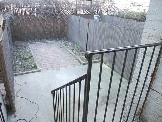 Rented by Glasser Realty LLC | media 9