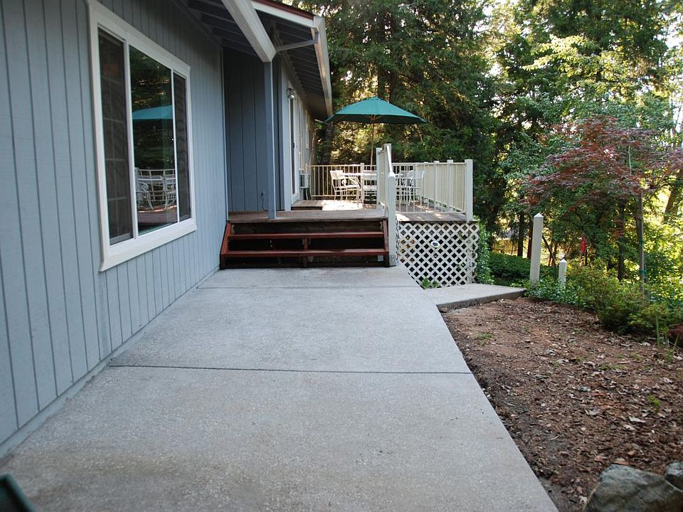 walkway to house