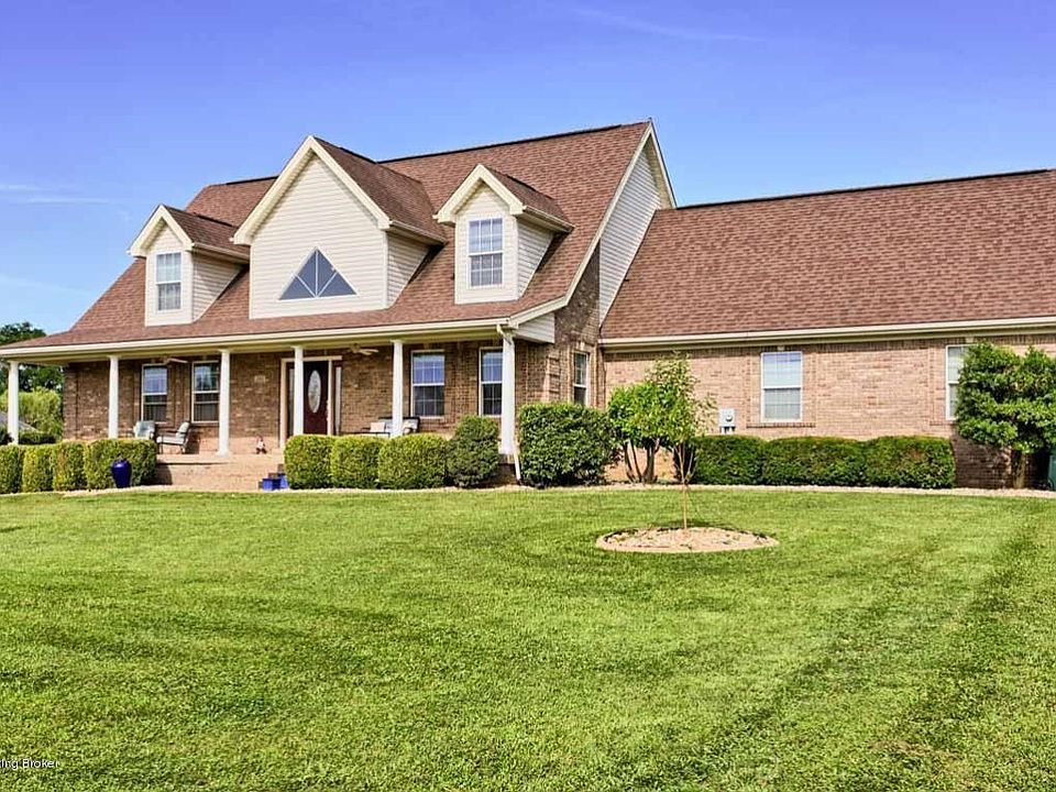 3 Bedrooms, 2 1/2 Baths, 2 Car Garage
