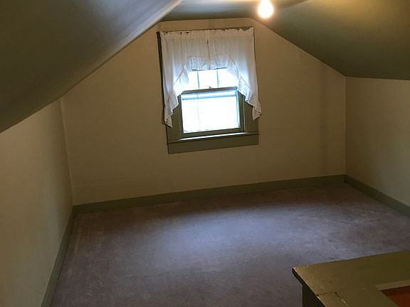 2nd floor bedroom