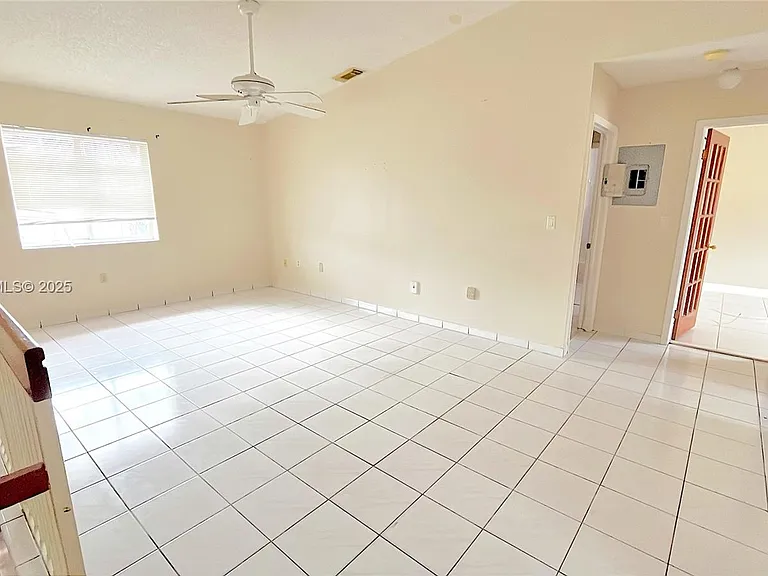 2220 W 74th St #201-16 — Photo 21