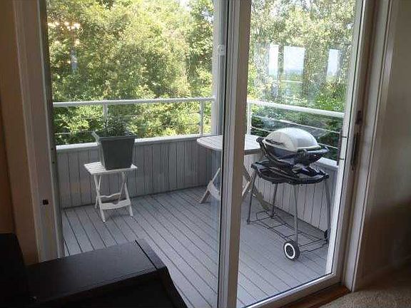 5th image of 112 Bellevue Ct