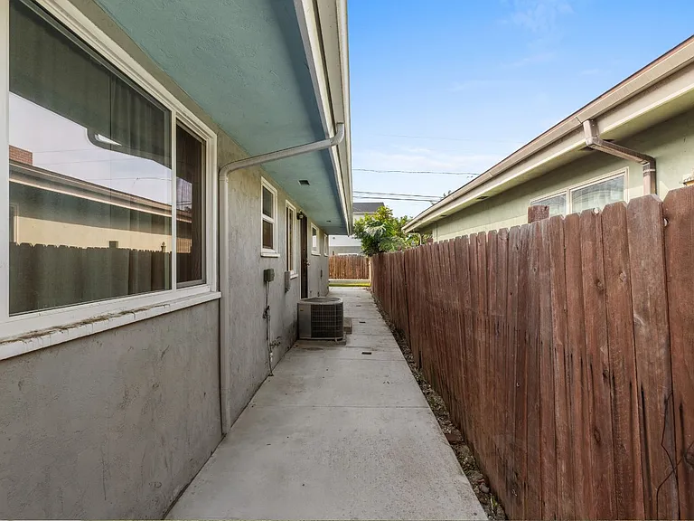 5617-21 Dorothy Drive - 5621 — Photo 17