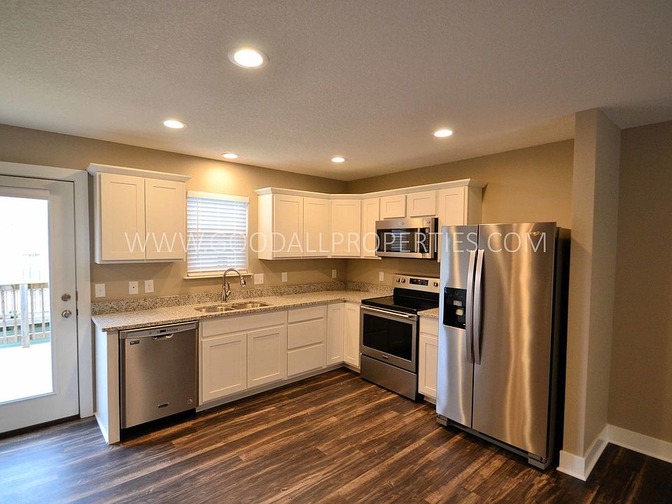 1st image of 4307 153rd Pl
