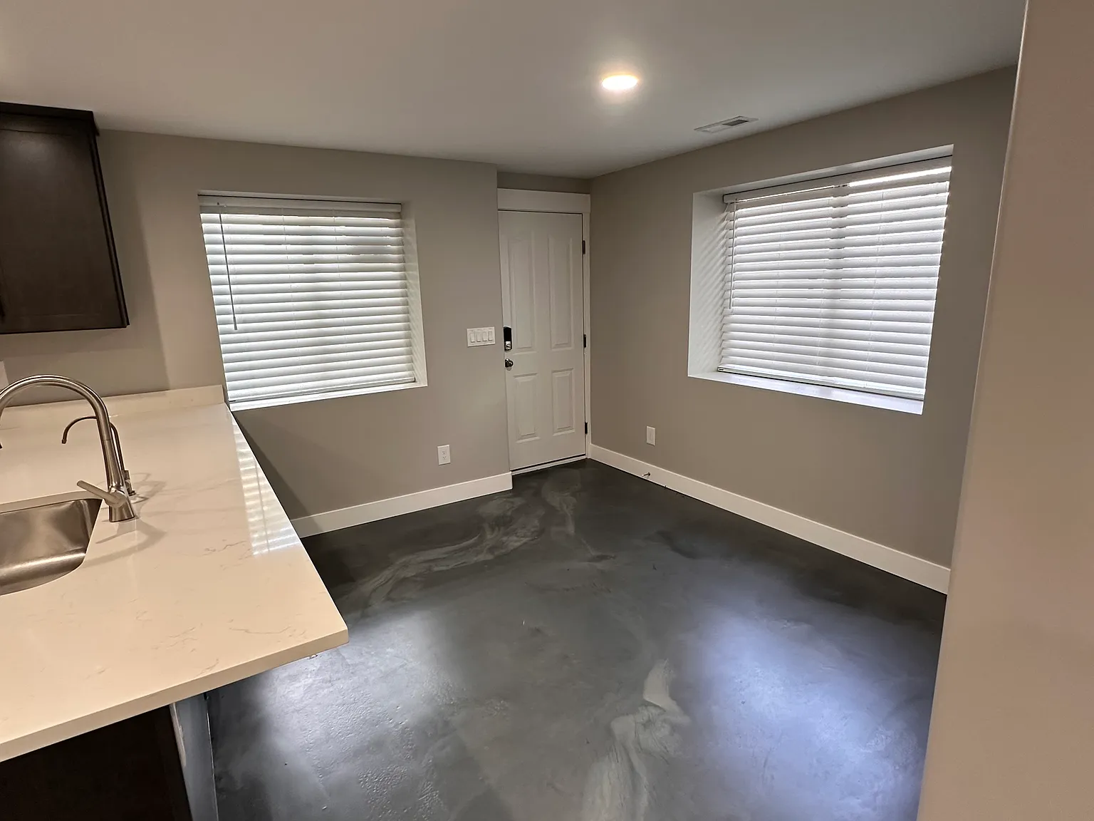 1 bed, 1.5 bath, 1800 sqft, $1,600 — Photo 3