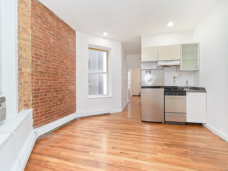 134 W 109th St #3C — Photo 2