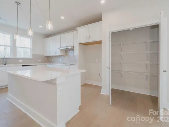 1616 Levy Way, Charlotte, NC 28205