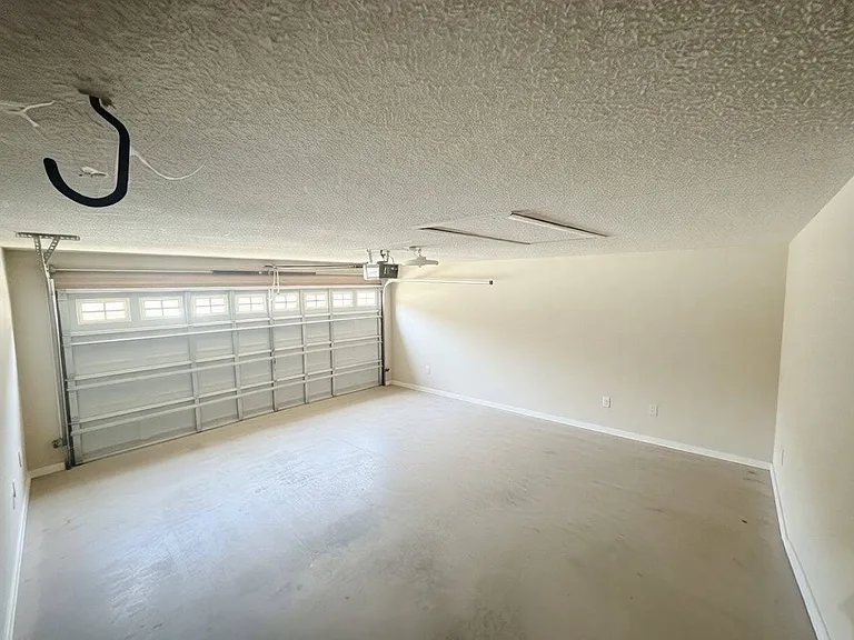 Cove Landing Dr — Photo 4
